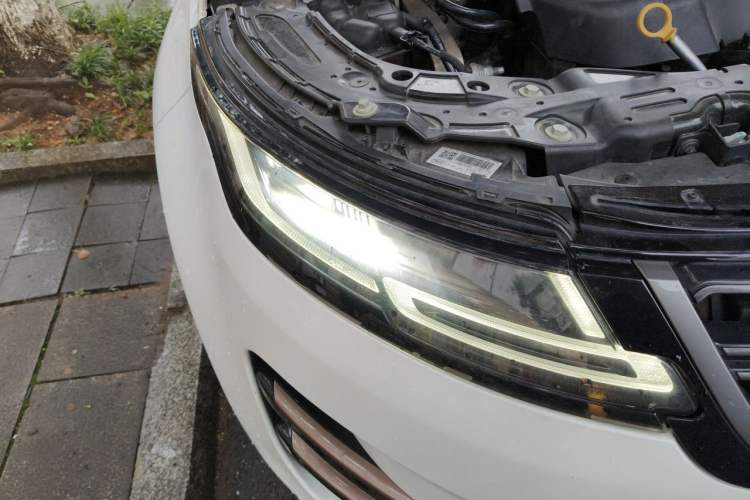 Used Land Rover Range Evoque 2020 249 PS R-DYNAMIC S Sport Edition Right Front Headlight
