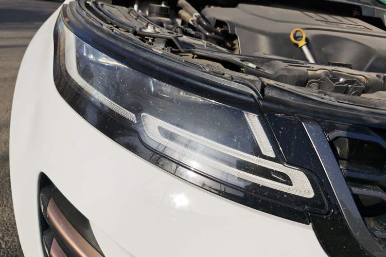 Used Land Rover Range Evoque 2020 249 PS R-DYNAMIC S Sport Edition Right Front Headlight