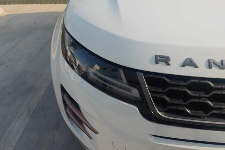 Used Land Rover Range Evoque 2020 249 PS R-DYNAMIC SE Sport Technology Edition Right Front Headlight