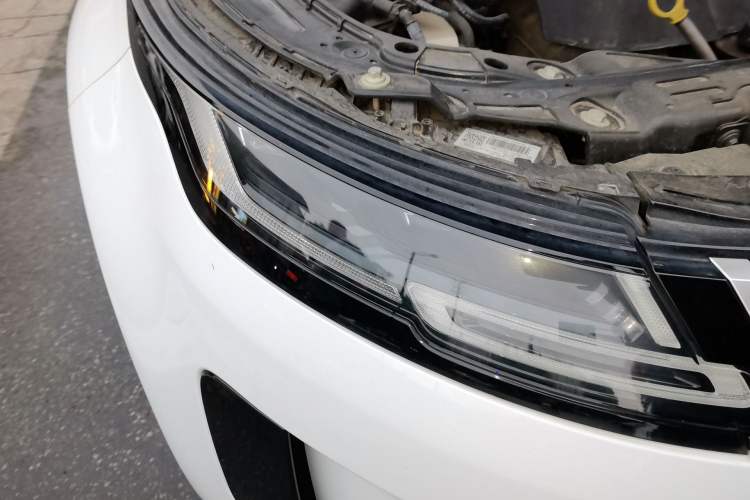 Used Land Rover Range Evoque 2020 249 PS Youth Edition Right Front Headlight