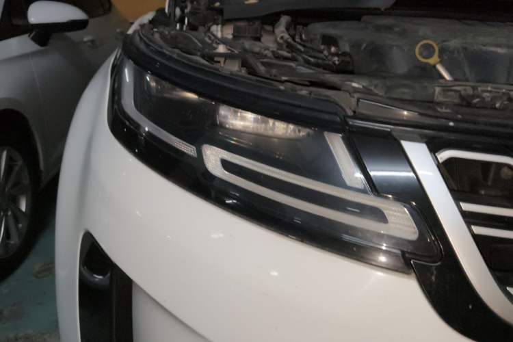 Used Land Rover Range Evoque 2020 249 PS Youth Edition Right Front Headlight