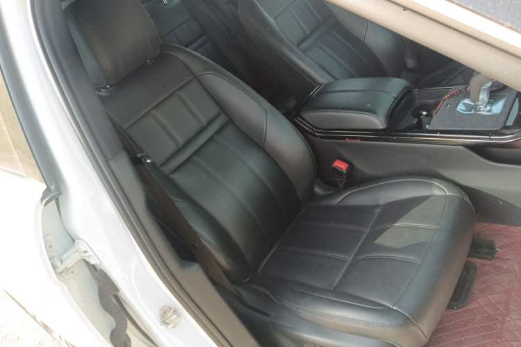 Used Land Rover Range Evoque 2020 249 PS R-DYNAMIC SE Sport Technology Edition Right Front Seat