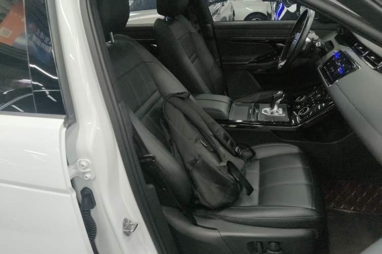 Used Land Rover Range Evoque 2020 249 PS R-DYNAMIC SE Sport Technology Edition Right Front Seat
