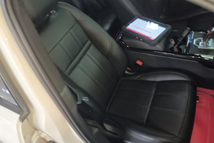 Used Land Rover Range Evoque 2020 249 PS R-DYNAMIC S Sport Edition Right Front Seat