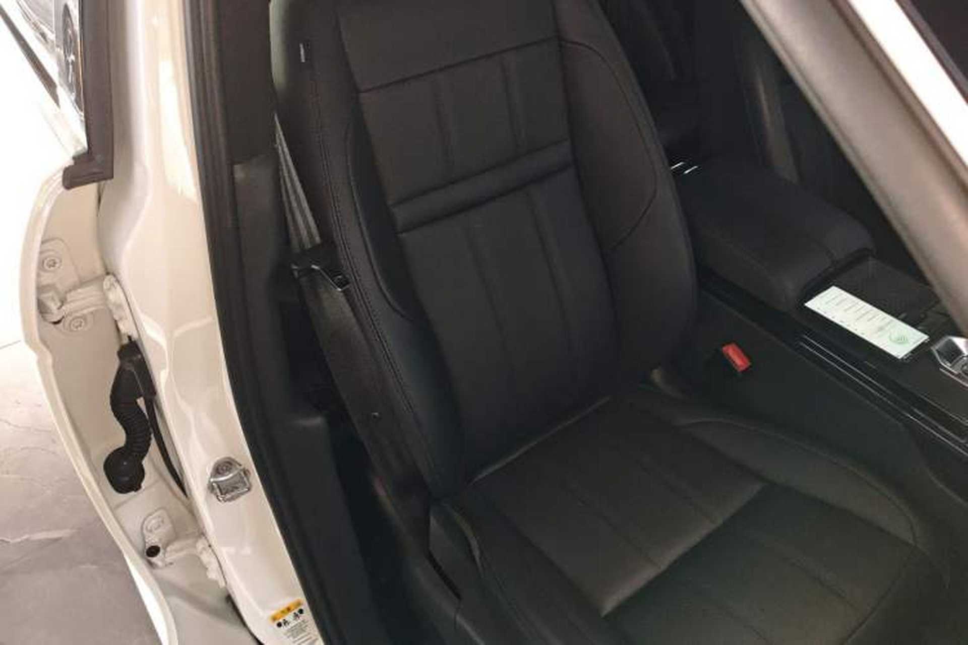 Used Land Rover Range Evoque 2020 249 PS R-DYNAMIC S Blackened Sport Technology Edition Right Front Seat