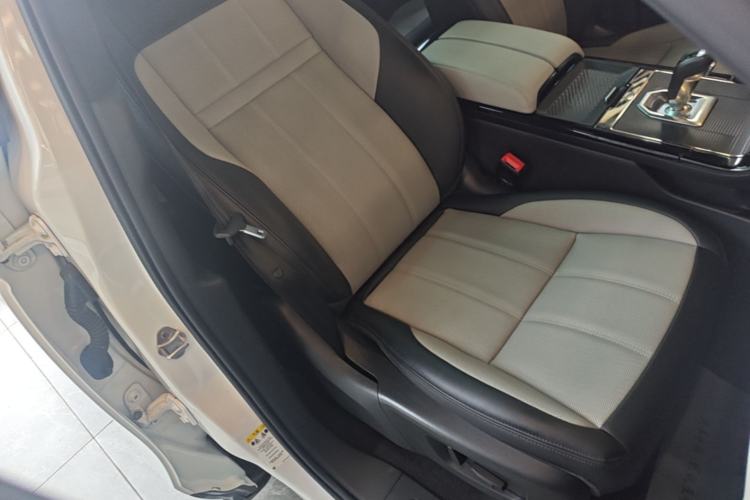 Used Land Rover Range Evoque 2020 249 PS R-DYNAMIC S Sport Edition Right Front Seat