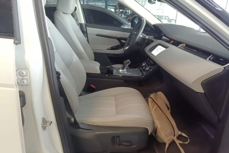 Used Land Rover Range Evoque 2020 249 PS Youth Edition Right Front Seat