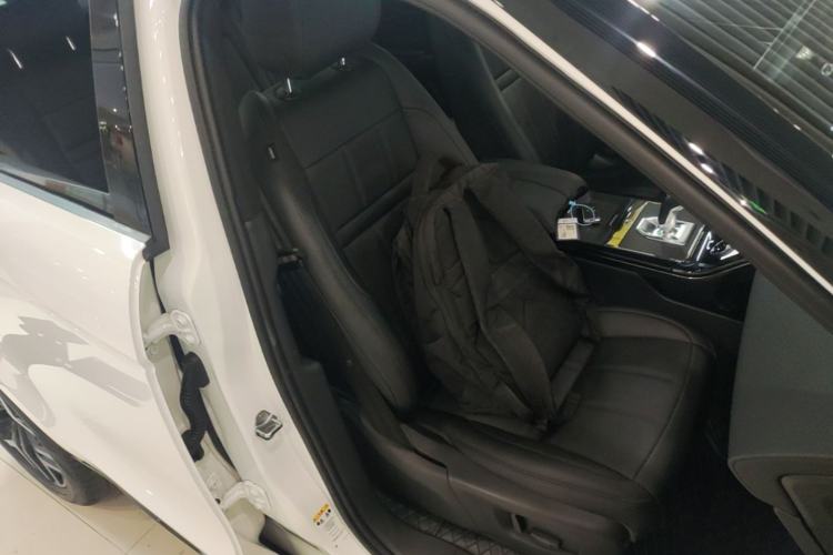 Used Land Rover Range Evoque 2020 249 PS R-DYNAMIC S Black Edition Sport Version Right Front Seat