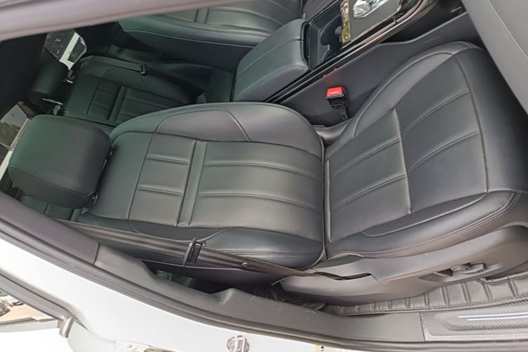 Used Land Rover Range Evoque 2020 249 PS R-DYNAMIC SE Sport Technology Edition Right Front Seat