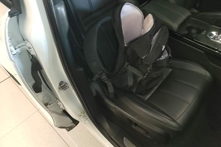 Used Land Rover Range Evoque 2020 249 PS R-DYNAMIC S Sport Edition Right Front Seat
