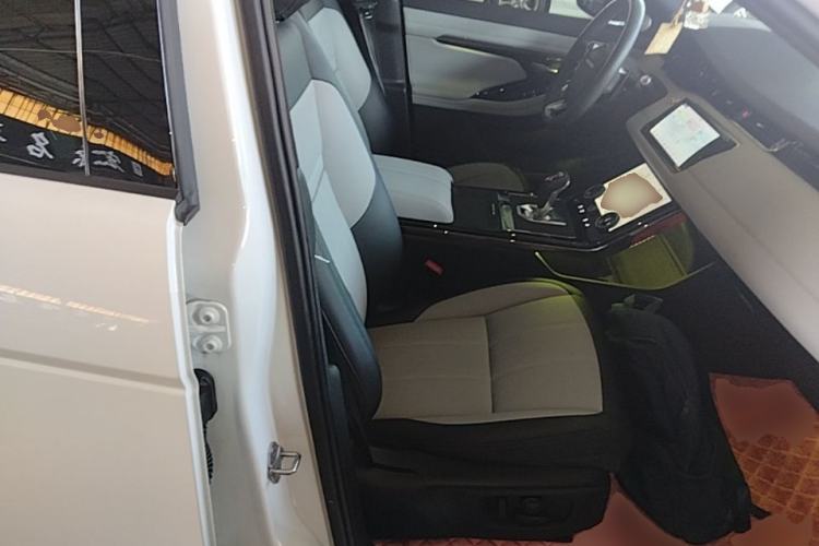 Used Land Rover Range Evoque 2020 249 PS R-DYNAMIC SE Sport Technology Edition Right Front Seat