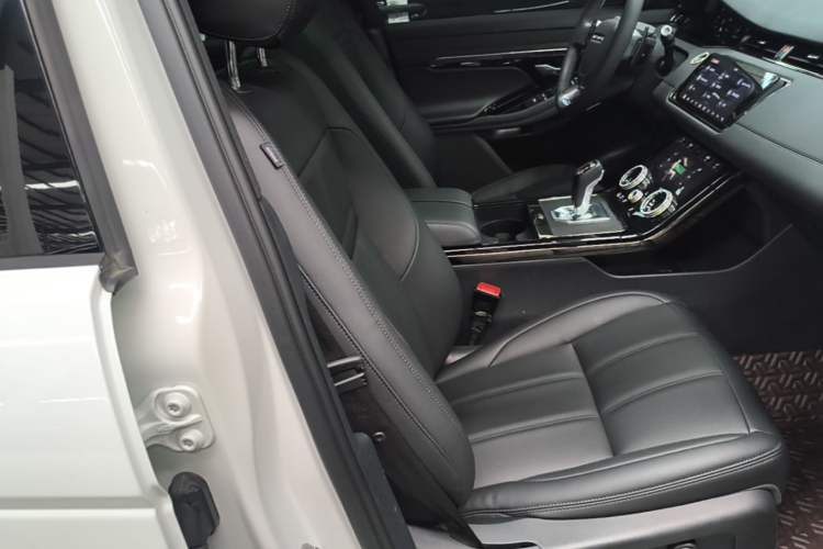 Used Land Rover Range Evoque 2020 249 PS R-DYNAMIC S Sport Edition Right Front Seat