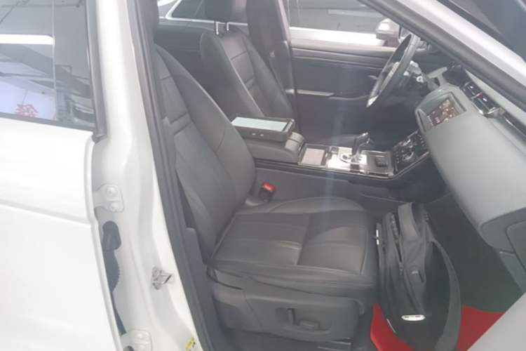 Used Land Rover Range Evoque 2020 249 PS R-DYNAMIC S Sport Edition Right Front Seat