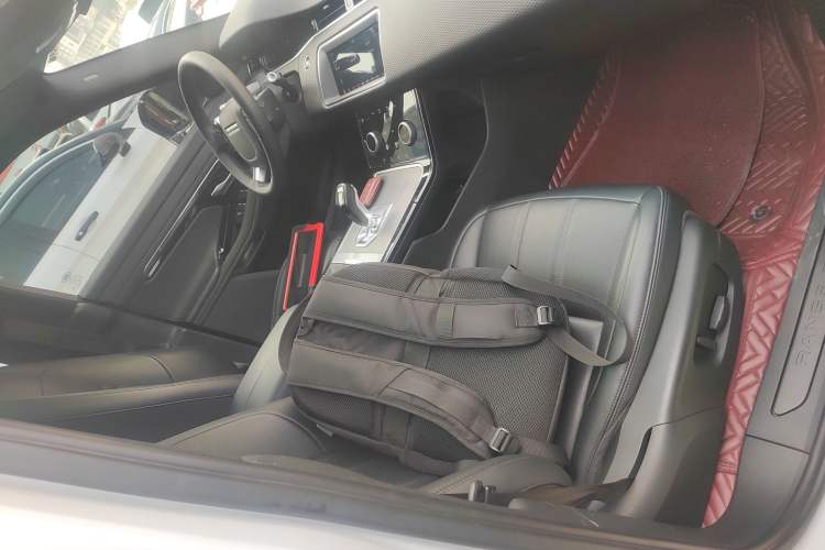 Used Land Rover Range Evoque 2020 249 PS Youth Edition Right Front Seat