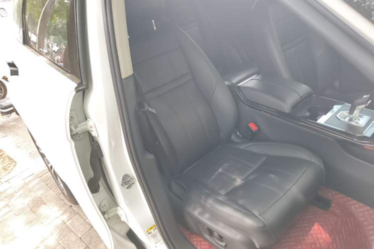 Used Land Rover Range Evoque 2020 249 PS R-DYNAMIC SE Sport Technology Edition Right Front Seat