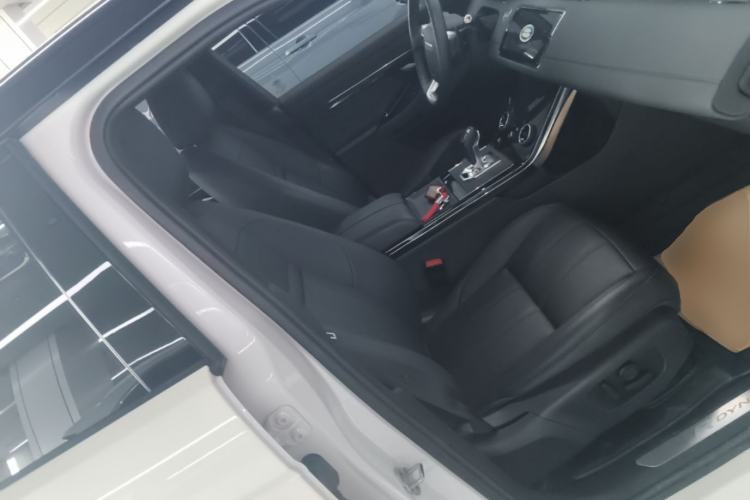 Used Land Rover Range Evoque 2020 249 PS R-DYNAMIC S Blackened Sport Technology Edition Right Front Seat