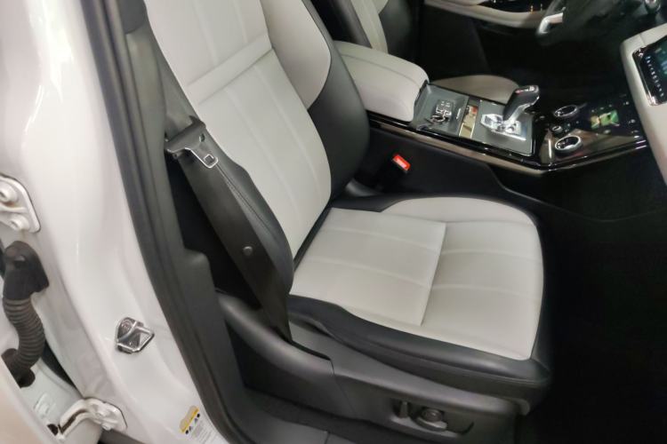 Used Land Rover Range Evoque 2020 249 PS R-DYNAMIC S Blackened Sport Technology Edition Right Front Seat