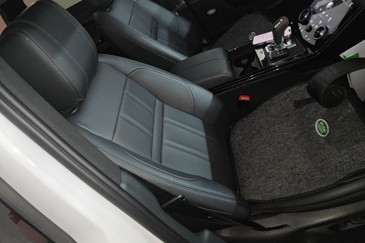 Used Land Rover Range Evoque 2020 249 PS R-DYNAMIC SE Sport Technology Edition Right Front Seat