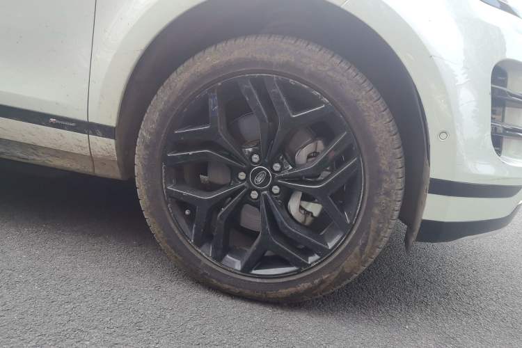 Used Land Rover Range Evoque 2020 249 PS R-DYNAMIC S Sport Edition Right Front Wheel Hub