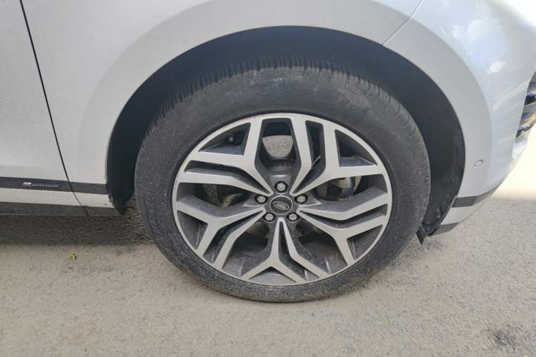 Used Land Rover Range Evoque 2020 249 PS R-DYNAMIC S Sport Edition Right Front Wheel Hub