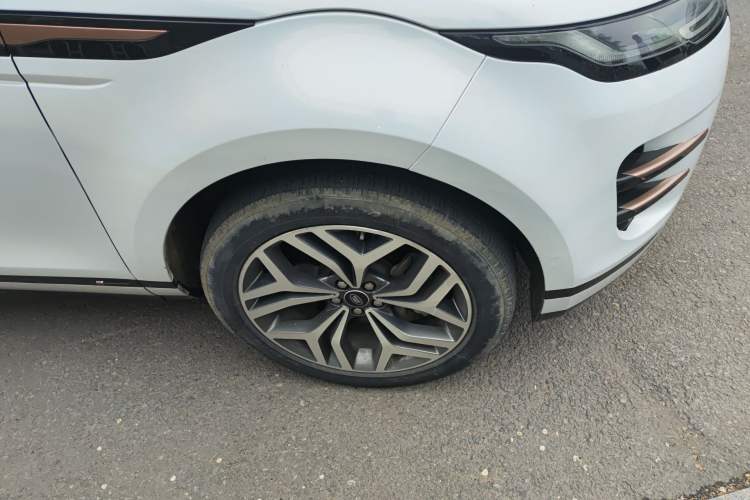 Used Land Rover Range Evoque 2020 249 PS R-DYNAMIC S Sport Edition Right Front Wheel Hub