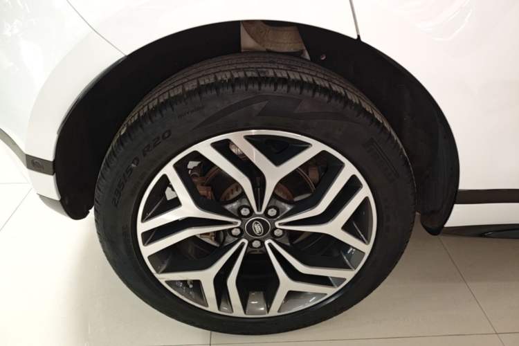 Used Land Rover Range Evoque 2020 249 PS R-DYNAMIC S Sport Edition Right Rear Wheel Hub