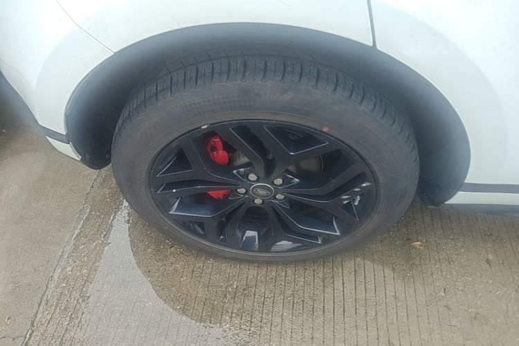 Used Land Rover Range Evoque 2020 249 PS R-DYNAMIC S Sport Edition Right Rear Wheel Hub
