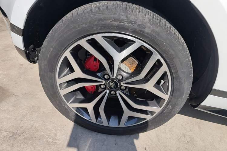 Used Land Rover Range Evoque 2020 249 PS R-DYNAMIC S Sport Edition Right Rear Wheel Hub
