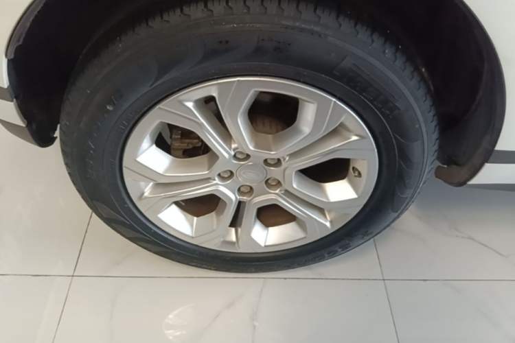 Used Land Rover Range Evoque 2020 249 PS Youth Edition Right Rear Wheel Hub