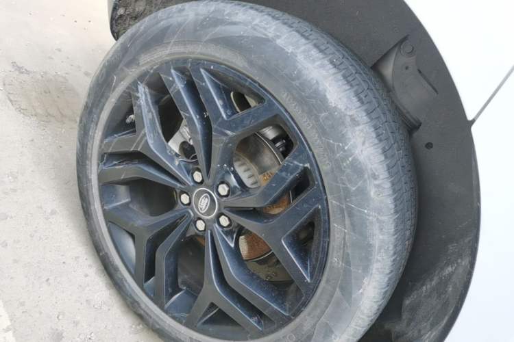 Used Land Rover Range Evoque 2020 249 PS R-DYNAMIC S Sport Edition Right Rear Wheel Hub