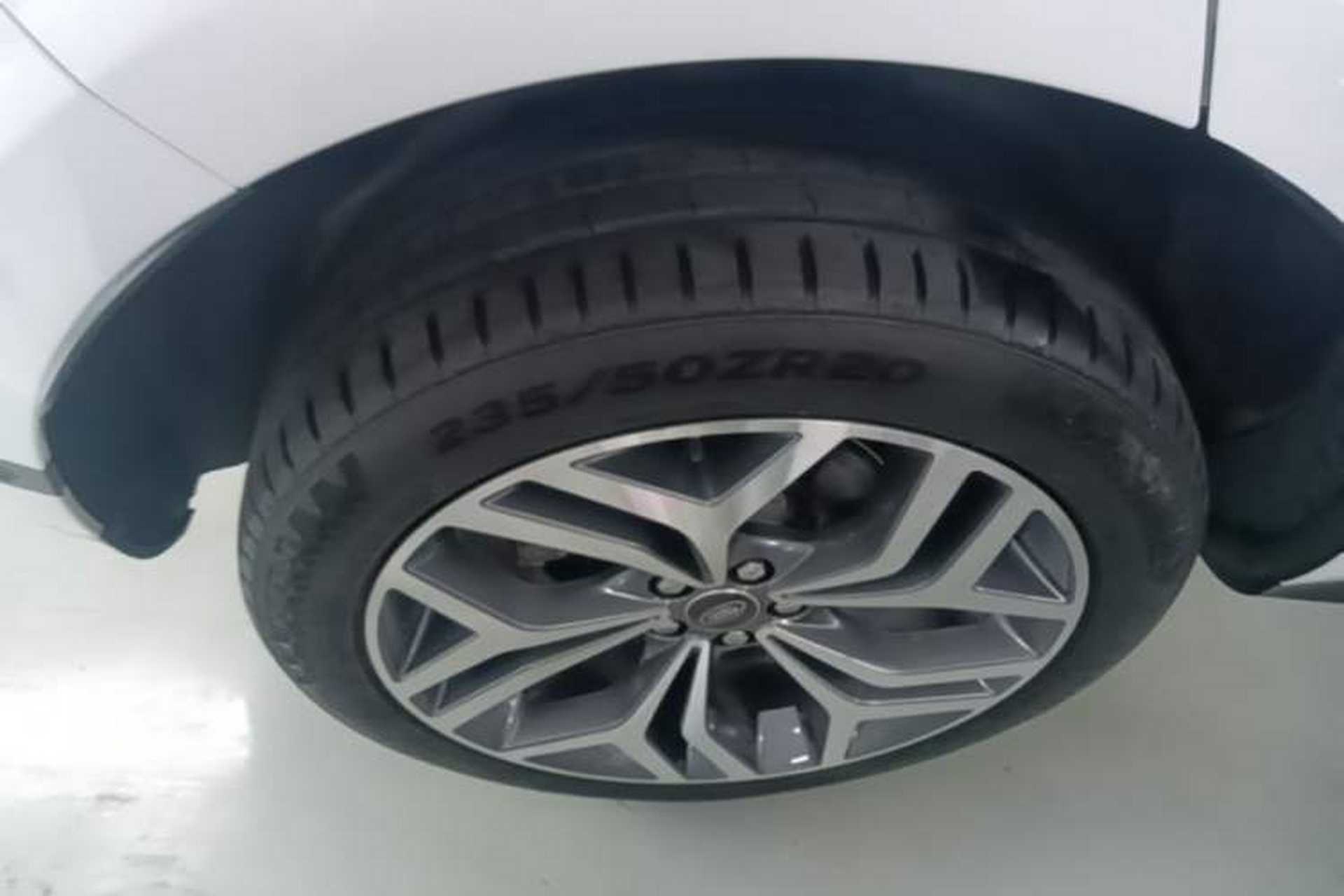 Used Land Rover Range Evoque 2020 249 PS R-DYNAMIC S Sport Edition Right Rear Wheel Hub