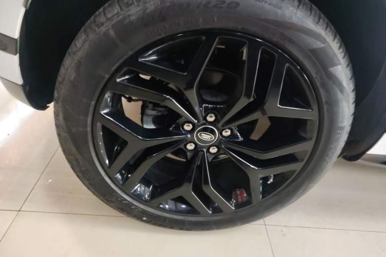 Used Land Rover Range Evoque 2020 249 PS R-DYNAMIC S Blackened Sport Technology Edition Right Rear Wheel Hub