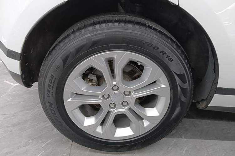 Used Land Rover Range Evoque 2020 249 PS Youth Edition Right Rear Wheel Hub