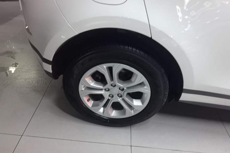 Used Land Rover Range Evoque 2020 249 PS Youth Edition Right Rear Wheel Hub