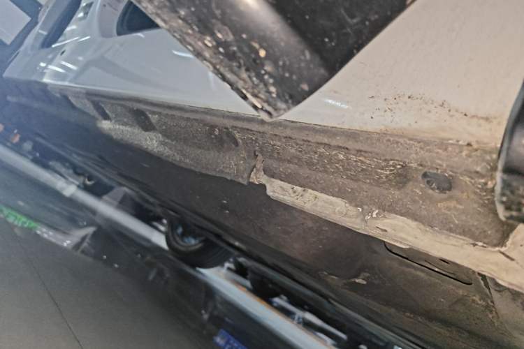 Used Land Rover Range Evoque 2020 249 PS R-DYNAMIC SE Sport Technology Edition Right Side Sill