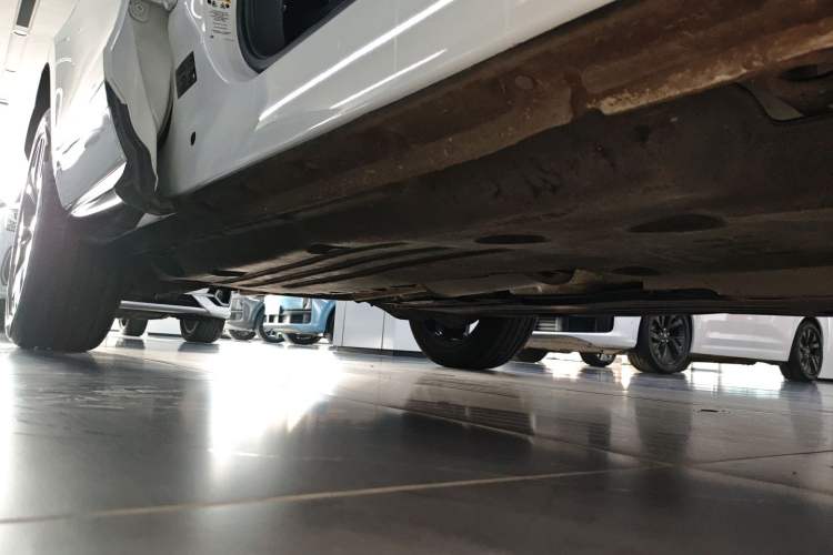 Used Land Rover Range Evoque 2020 249 PS R-DYNAMIC S Blackened Sport Technology Edition Right Side Sill