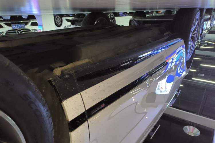 Used Land Rover Range Evoque 2020 249 PS R-DYNAMIC S Sport Edition Right Side Sill