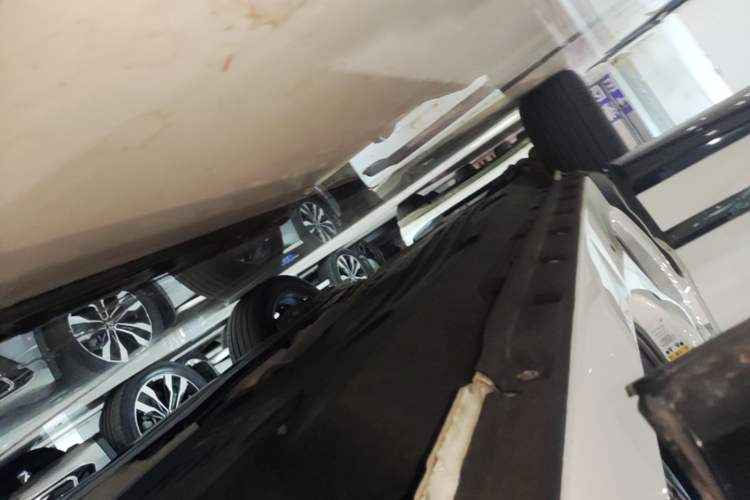 Used Land Rover Range Evoque 2020 249 PS R-DYNAMIC S Black Edition Sport Version Right Side Sill