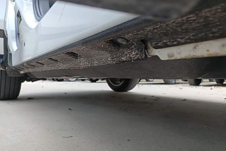 Used Land Rover Range Evoque 2020 249 PS R-DYNAMIC SE Sport Technology Edition Right Side Sill