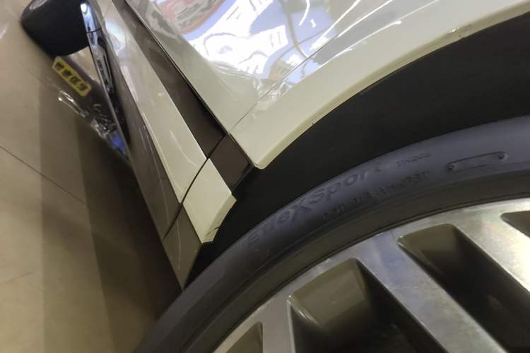 Used Land Rover Range Evoque 2020 249 PS R-DYNAMIC S Sport Edition Right Side Sill