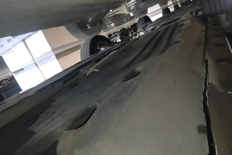 Used Land Rover Range Evoque 2020 249 PS R-DYNAMIC S Sport Edition Right Side Sill