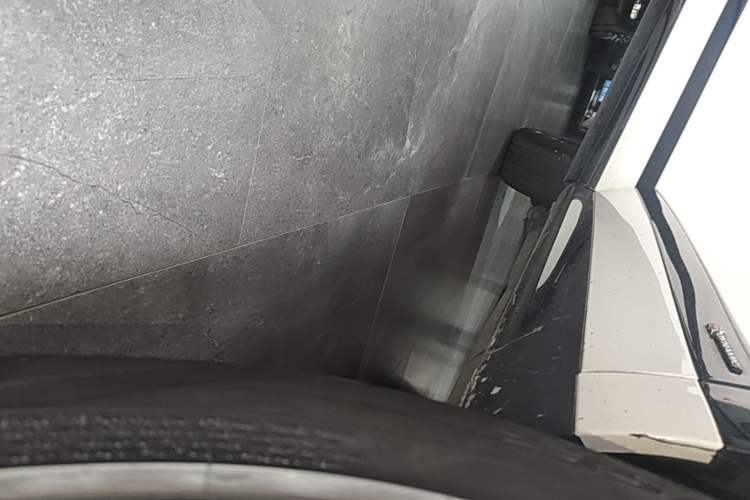 Used Land Rover Range Evoque 2020 249 PS R-DYNAMIC S Black Edition Sport Version Right Side Sill