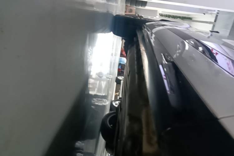 Used Land Rover Range Evoque 2020 249 PS R-DYNAMIC S Sport Edition Right Side Sill