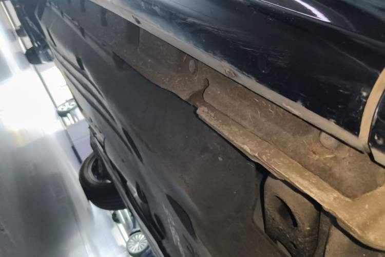 Used Land Rover Range Evoque 2020 249 PS R-DYNAMIC S Blackened Sport Technology Edition Right Side Sill