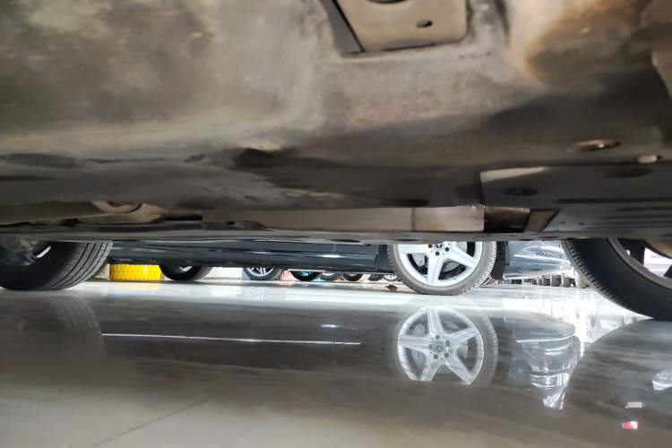 Used Land Rover Range Evoque 2020 249 PS R-DYNAMIC S Blackened Sport Technology Edition Right Side Sill