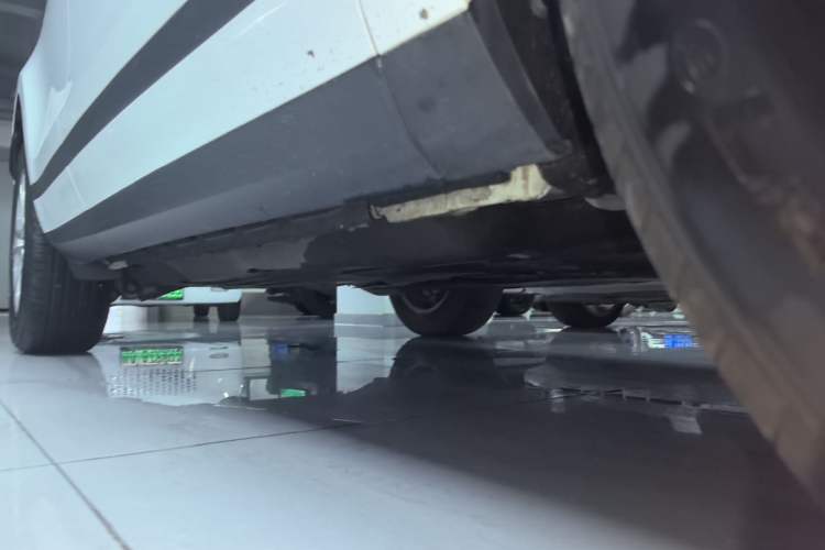 Used Land Rover Range Evoque 2020 249 PS Youth Edition Right Side Sill