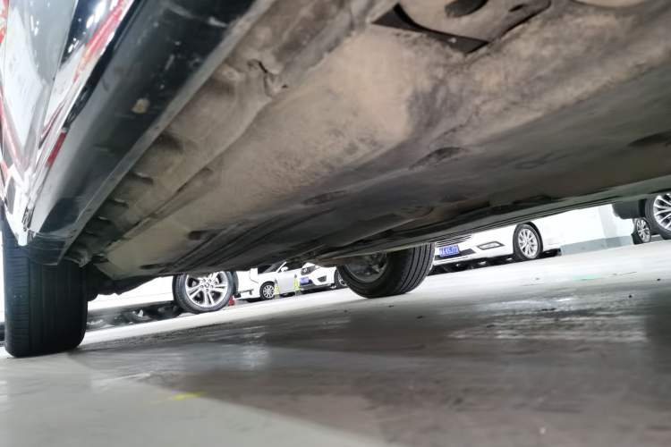 Used Land Rover Range Evoque 2020 249 PS R-DYNAMIC S Sport Edition Right Side Sill
