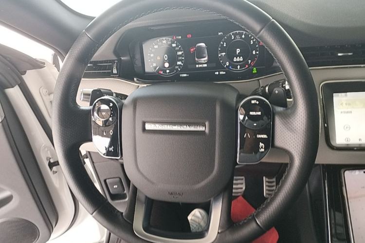 Used Land Rover Range Evoque 2020 249 PS R-DYNAMIC S Sport Edition Steering Wheel
