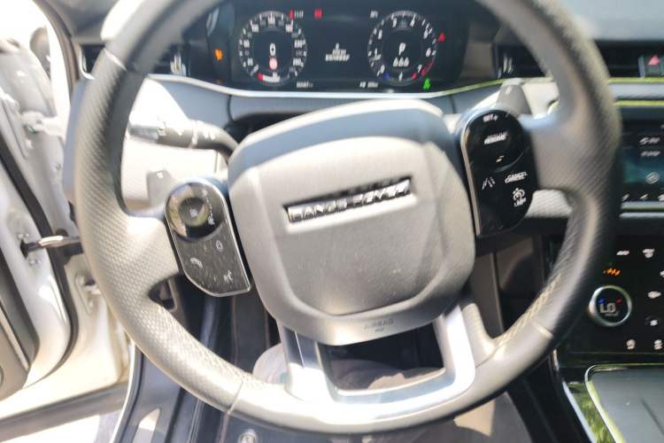 Used Land Rover Range Evoque 2020 249 PS R-DYNAMIC S Black Edition Sport Version Steering Wheel