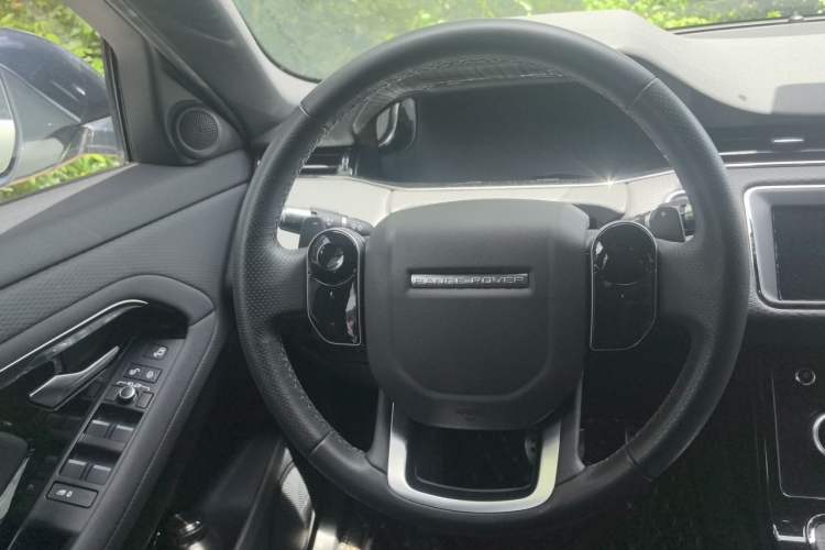Used Land Rover Range Evoque 2020 249 PS R-DYNAMIC S Black Edition Sport Version Steering Wheel